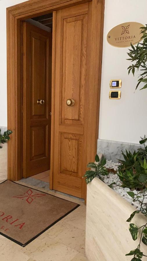 Vittoria Guest House Salerno Exterior foto
