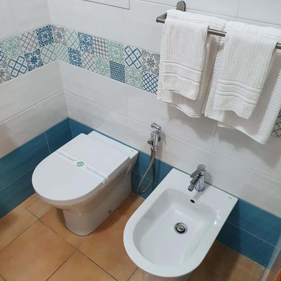Vittoria Guest House Salerno Exterior foto